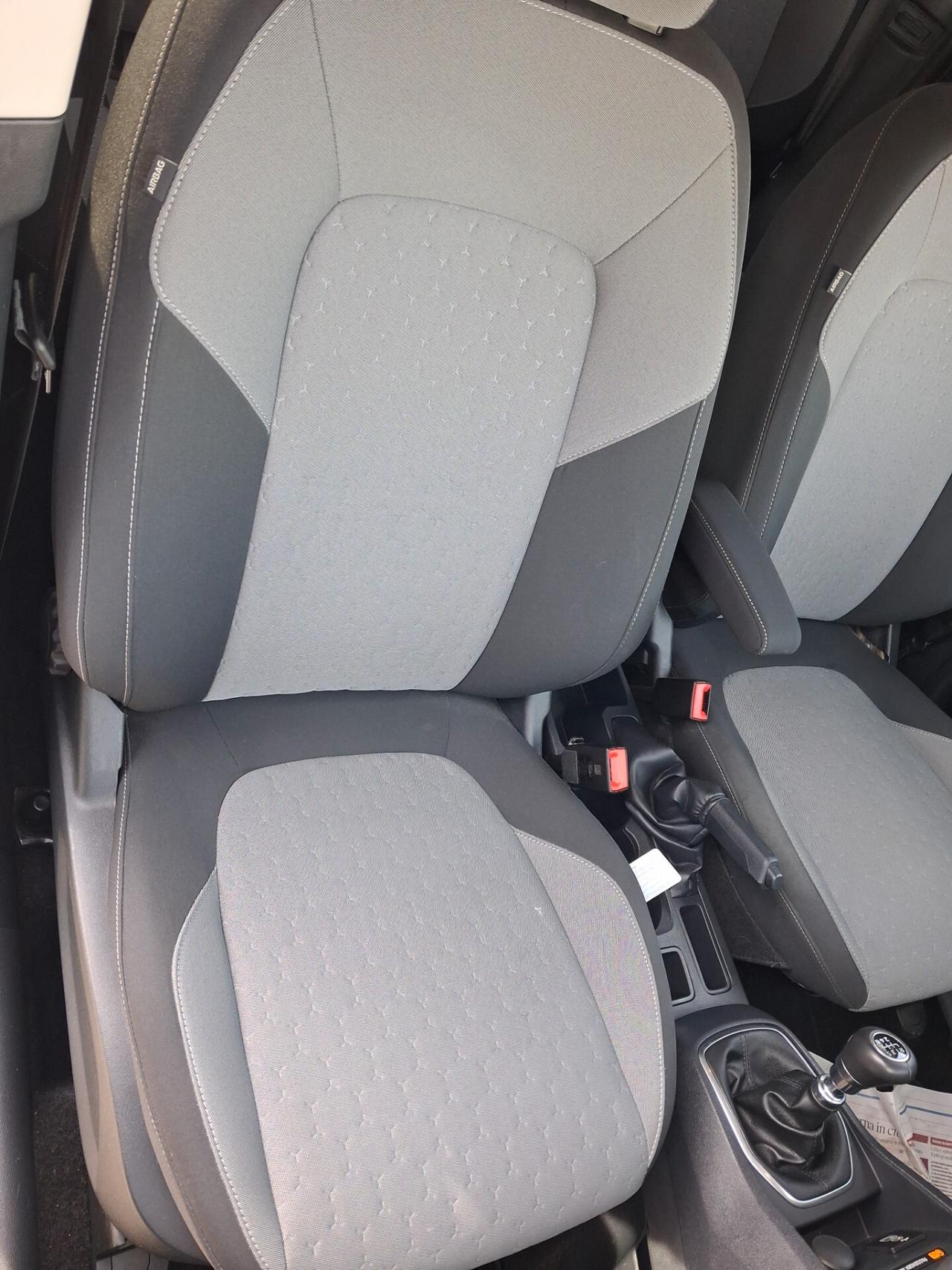 Ford Tourneo Courier 1.0 EcoBoost Titanium