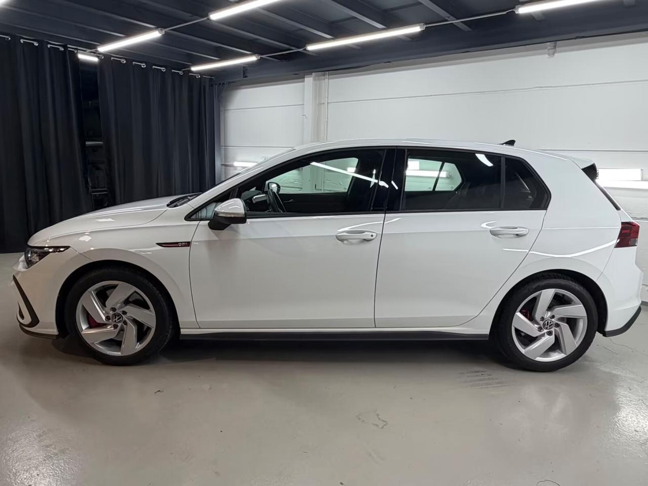 Volkswagen Golf GTI 2.0 TSI