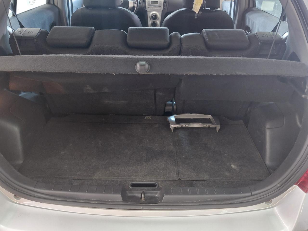 Toyota Yaris 1.0 5 porte GPL