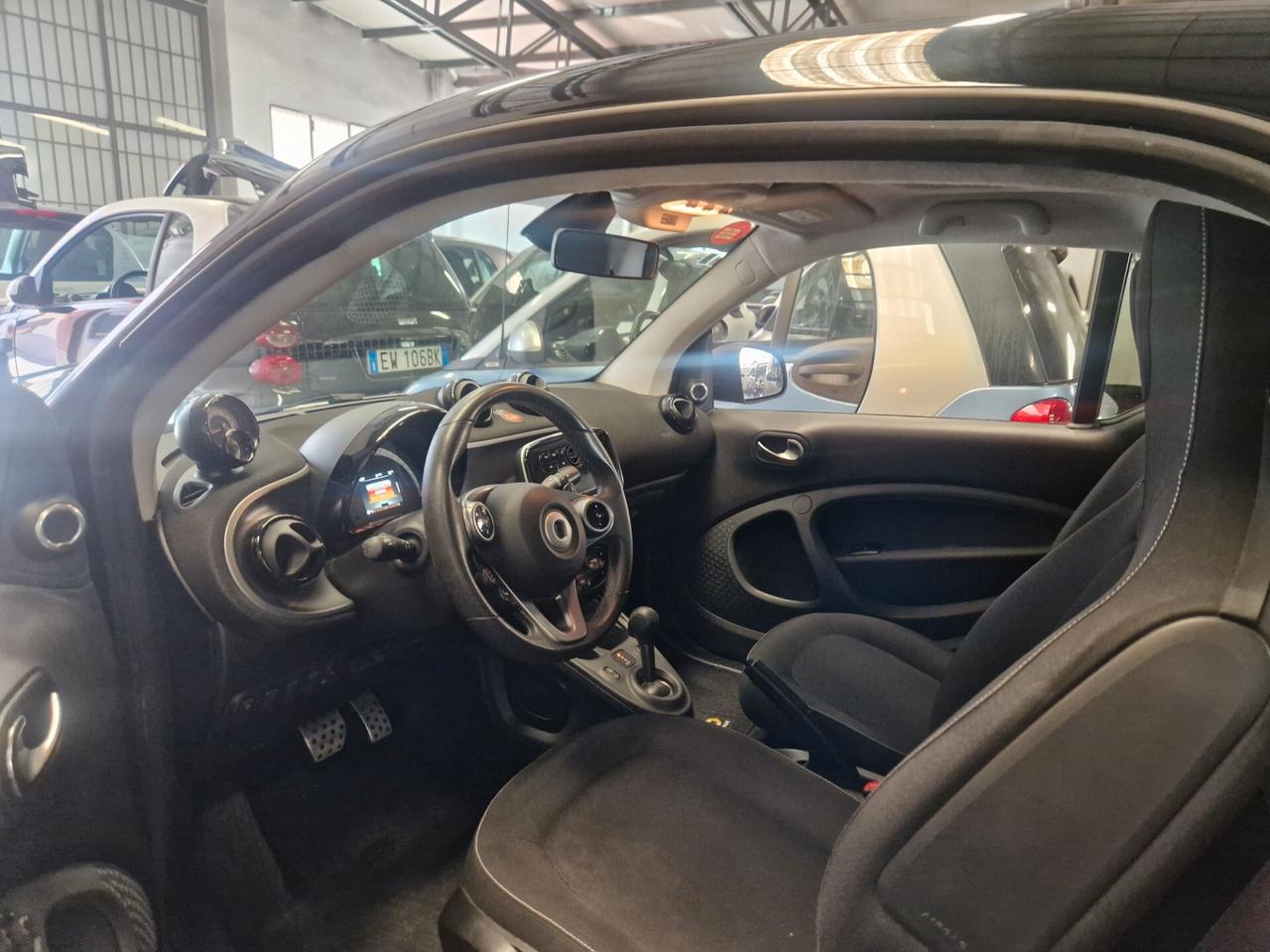 Smart 18th White matt solo 65000km full garanzia full led