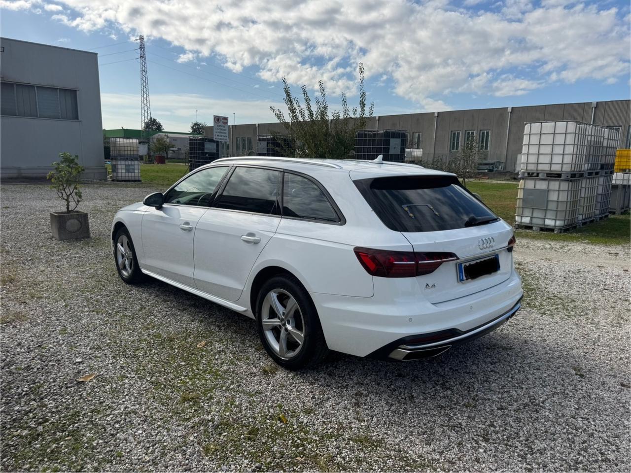 Audi A4 Avant 35- 2.0TDI/163Cv S tronic Business Advanced