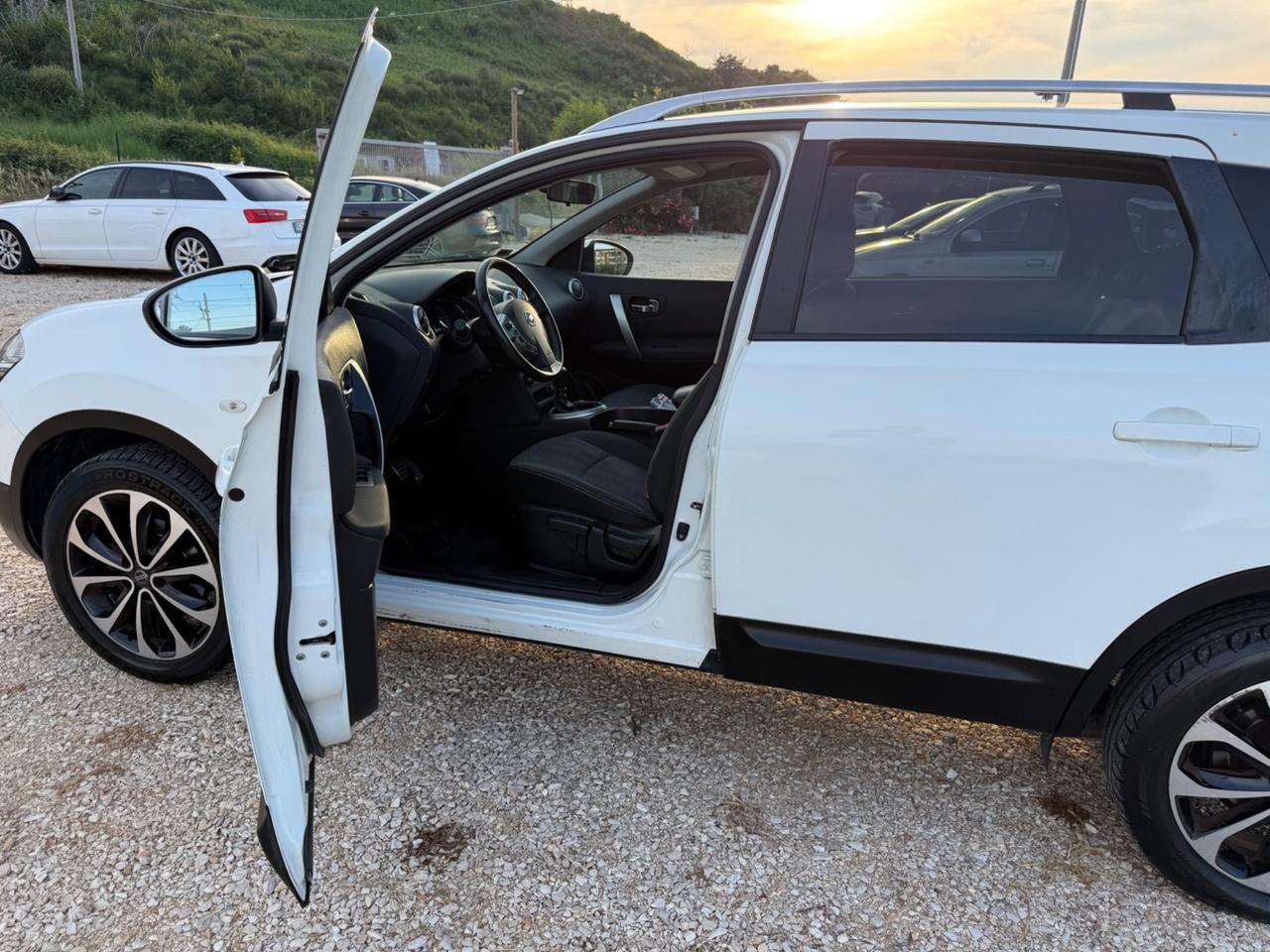 Nissan Qashqai 1.5 diesel PERMUTE 3.999€