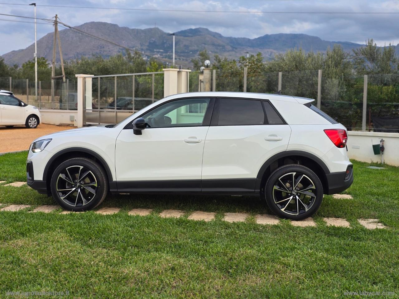 AUDI Q2 30 TDI Business Advanced