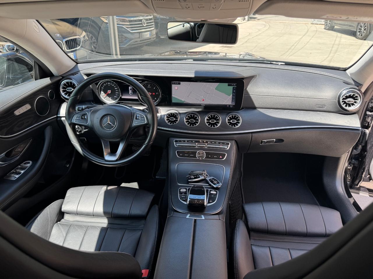 Mercedes-Benz E 220 D 4-MATIC COUPE SPORT