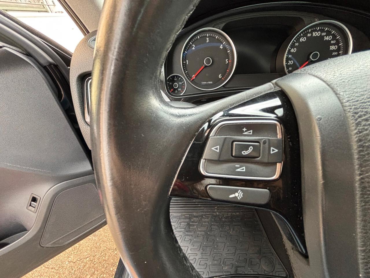 Volkswagen Touareg R-Line Fari LED