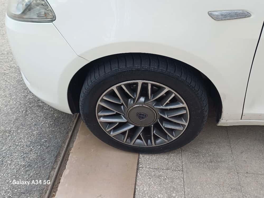 Lancia Ypsilon 1.3 MJT 16V 95 CV 5 porte S&S Platinum