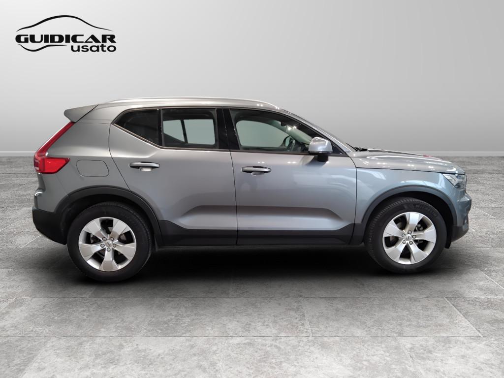 VOLVO XC40 (2017-->) - XC40 T3 Momentum