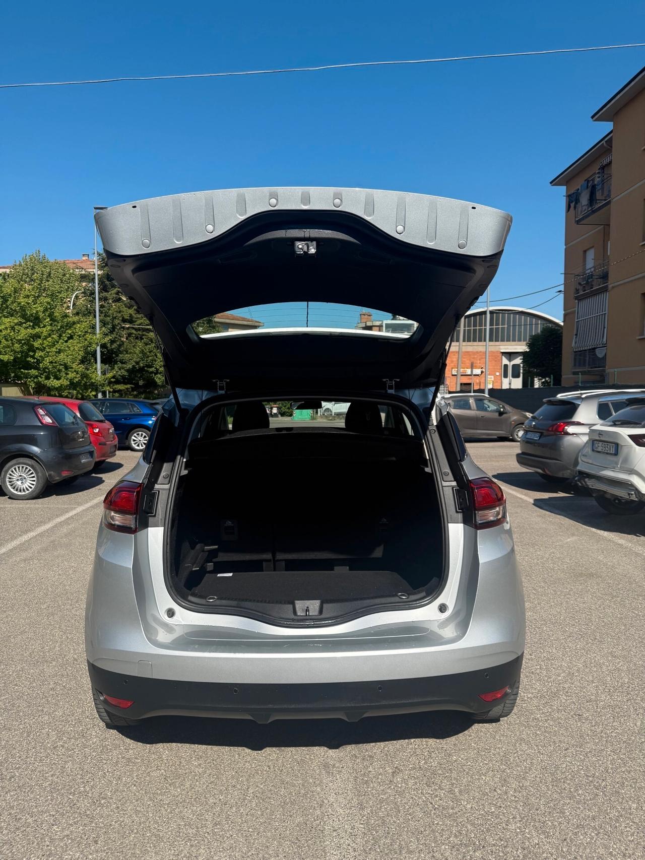 Renault Scenic 1.5 dci - NAV. - 12 MESI DI GARANZIA -
