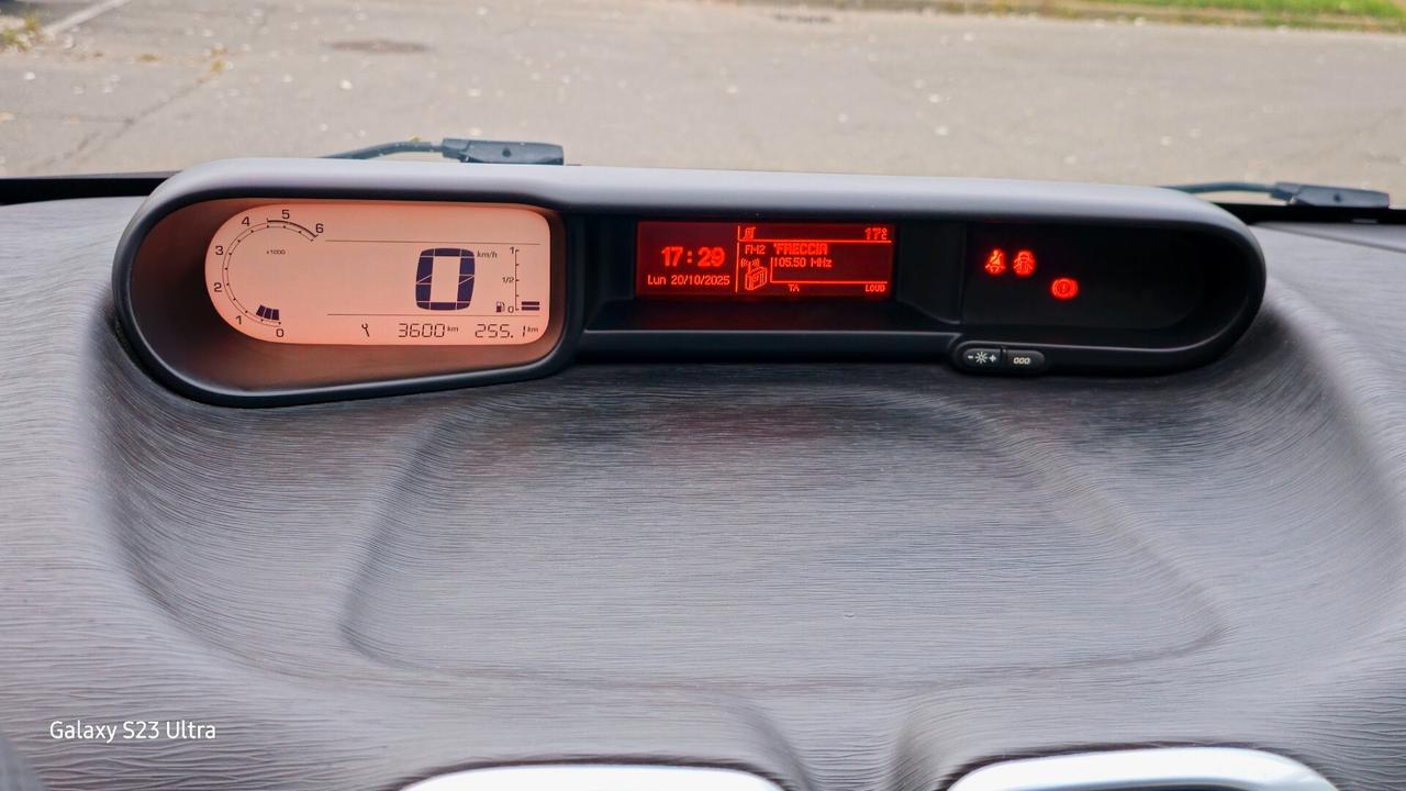 CITROEN C3 PICASSO EURO 6B OK NEOPATENTATI GARANZIA 12 MESI