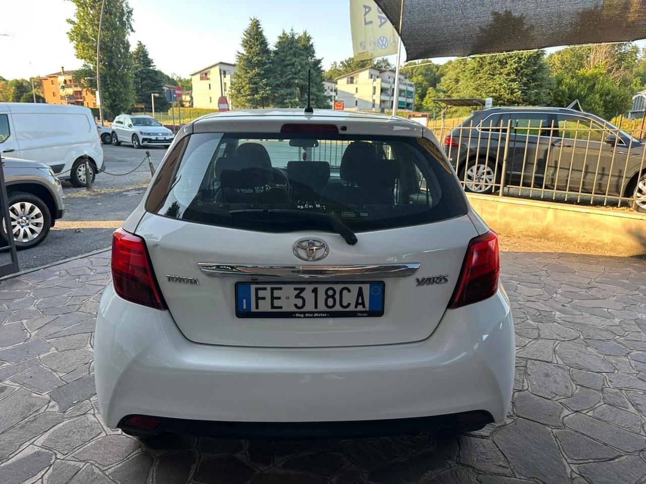 Toyota Yaris 1.0 5 porte Lounge 69CV NEO PATENTATI