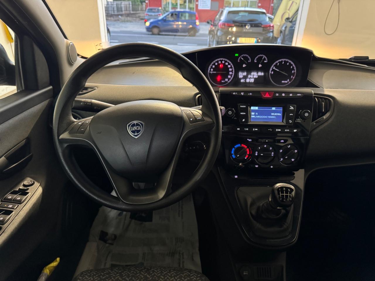 Lancia Ypsilon 1.0 FireFly 5 porte S&S Hybrid Gold