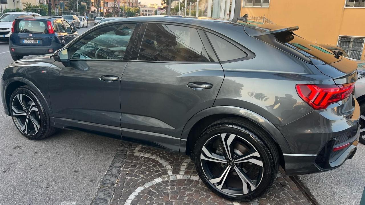 Audi Q3 SPB 35 TDI S tronic S line edition Identity Black