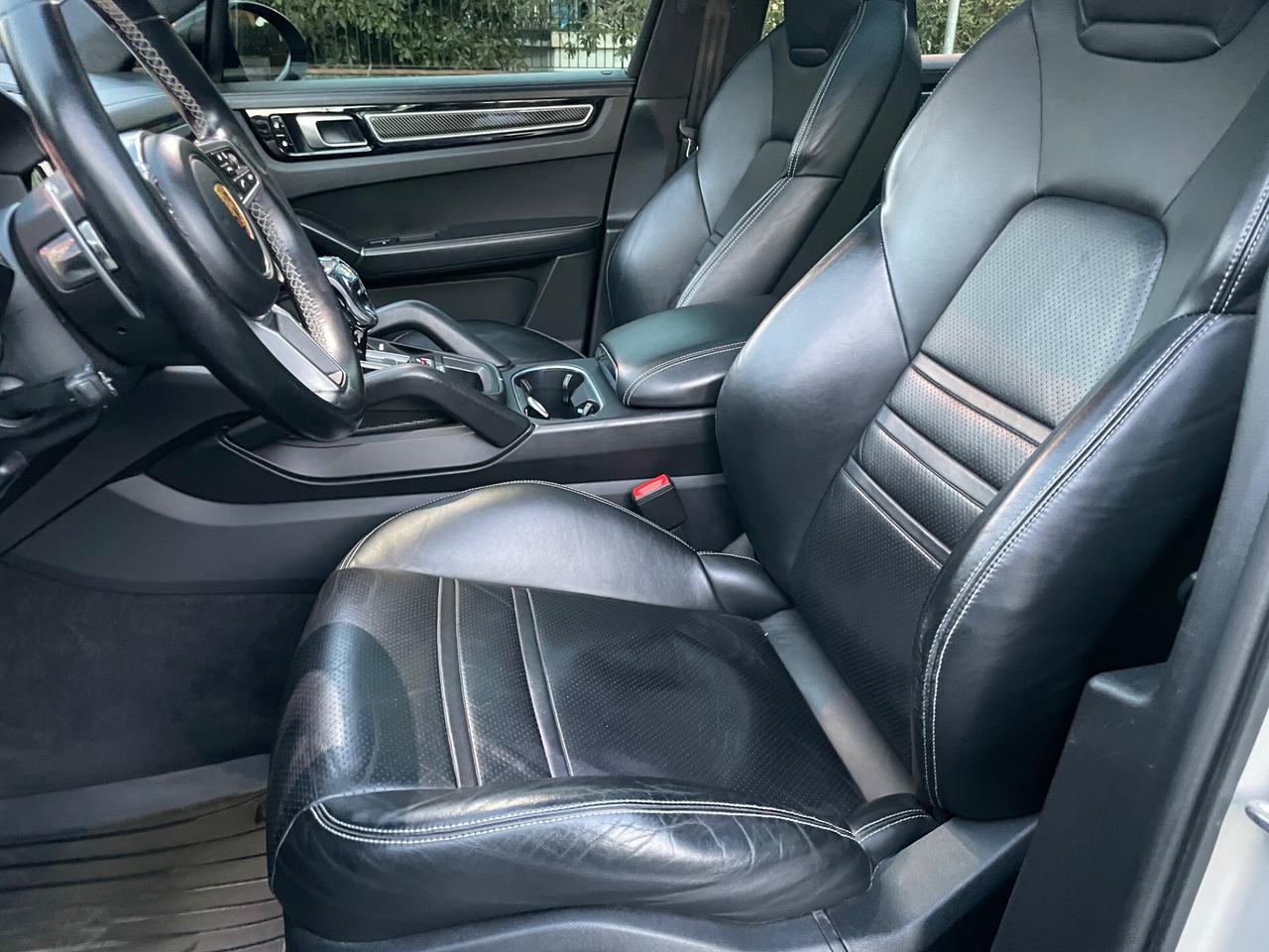 Porsche Cayenne 3.0 V6 E-Hybrid GTS