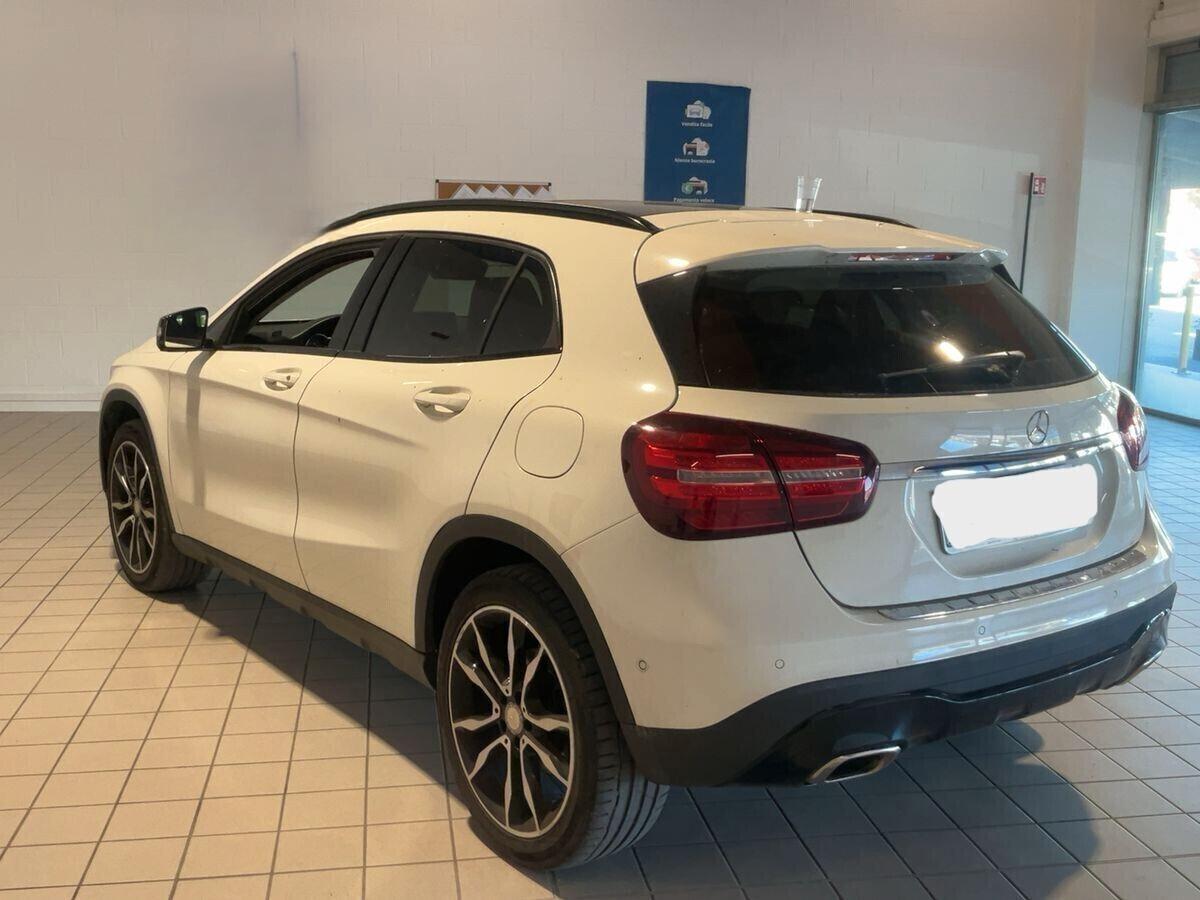 MERCEDES BENZ GLA 200 D 4 MATIC SPORT