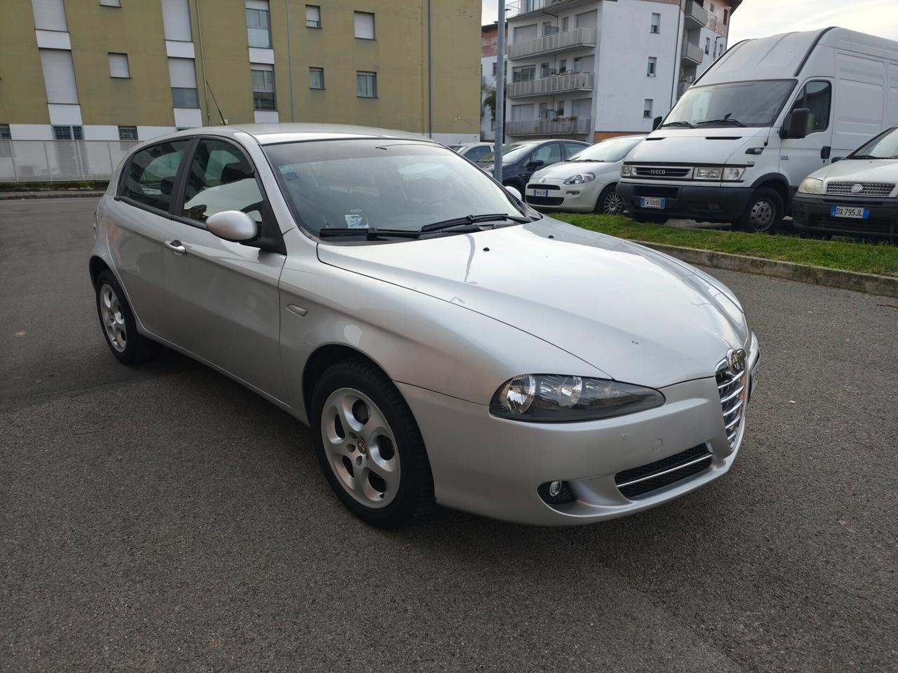 Alfa Romeo 147 1.6 Benz euro 4 5 porte Black Line