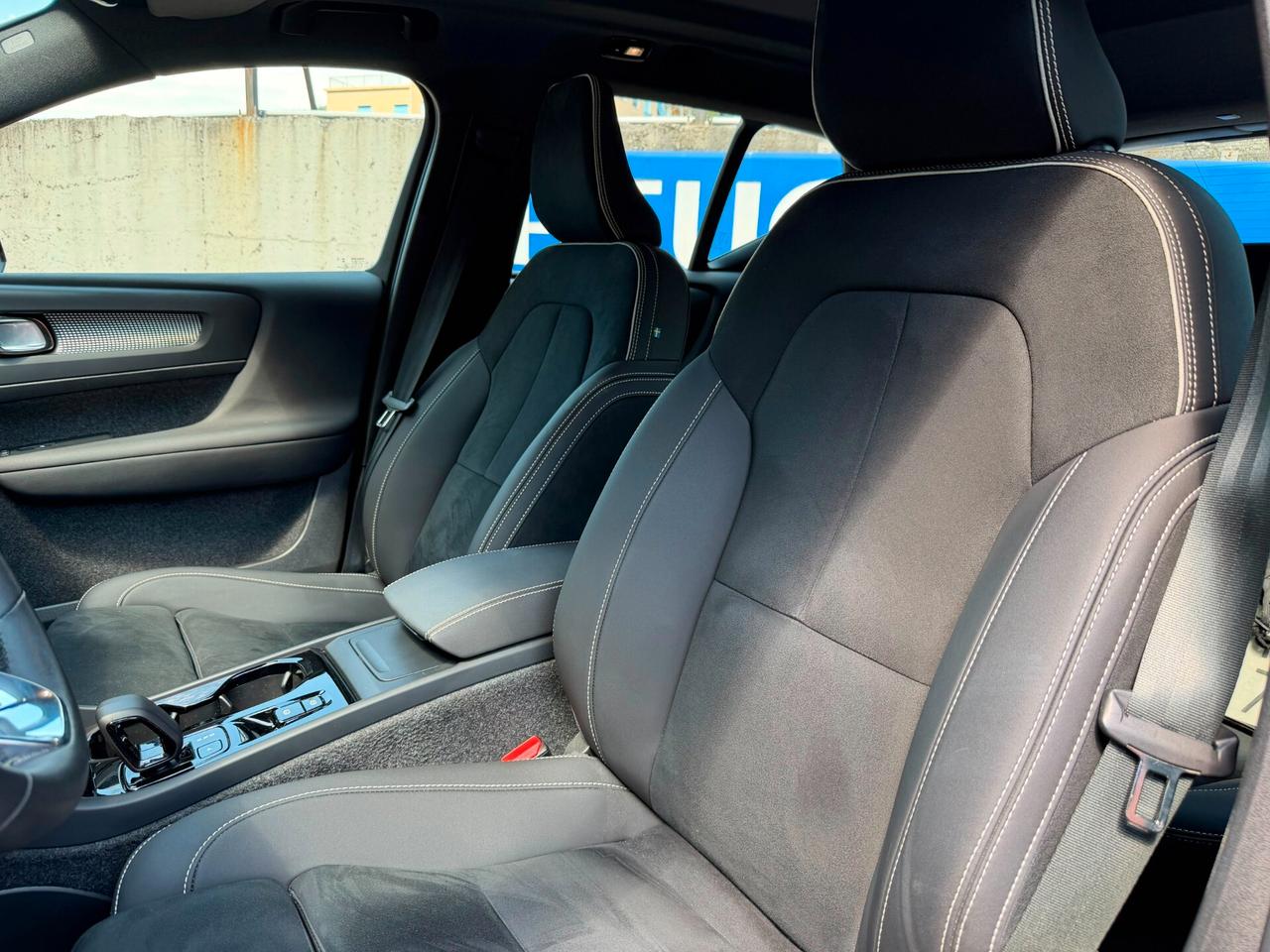 Volvo XC40 B3 automatico Plus Dark