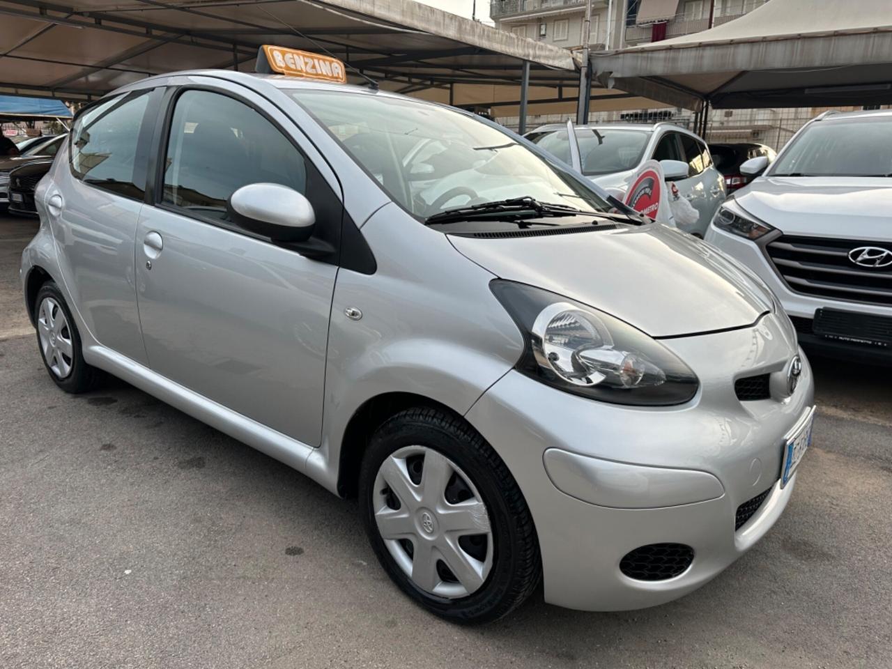 Toyota Aygo 1.0 12V VVT-i 5 porte Sol