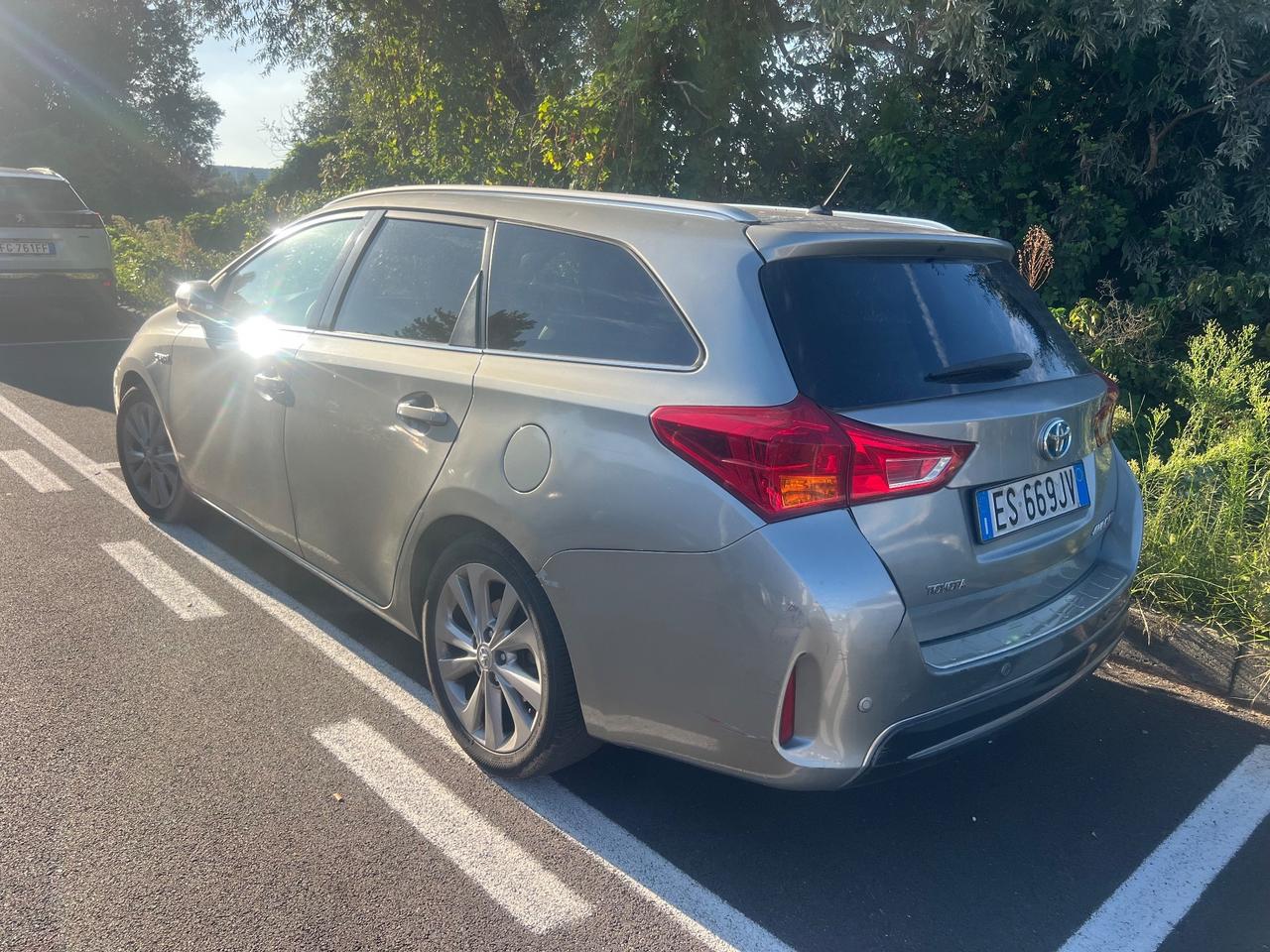 Toyota Auris Touring Sports 1.8 Hybrid Lounge