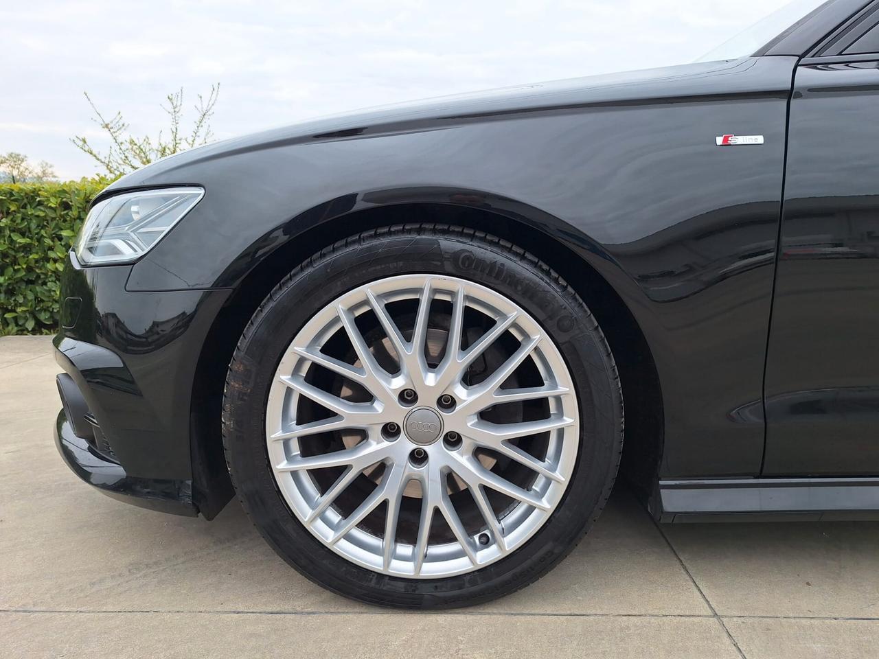 Audi A6 S-line Black edition Supr Accessoriata.