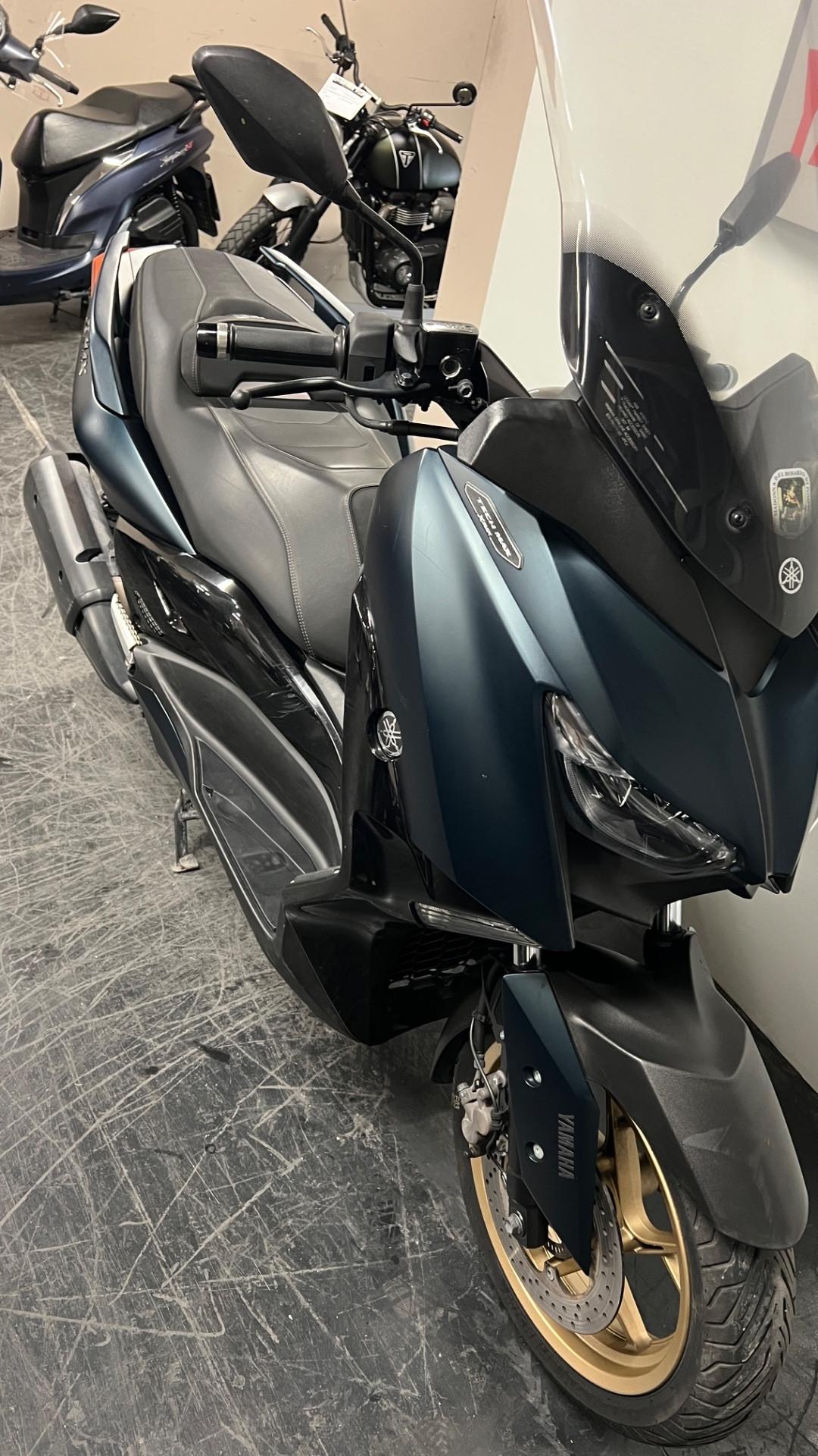 Yamaha X-Max 300 Tech max