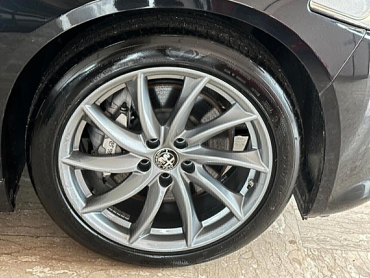 Alfa Romeo Giulia Q4 2.2 TURBODIESEL 210 cv. AT8 TI (KM 0)