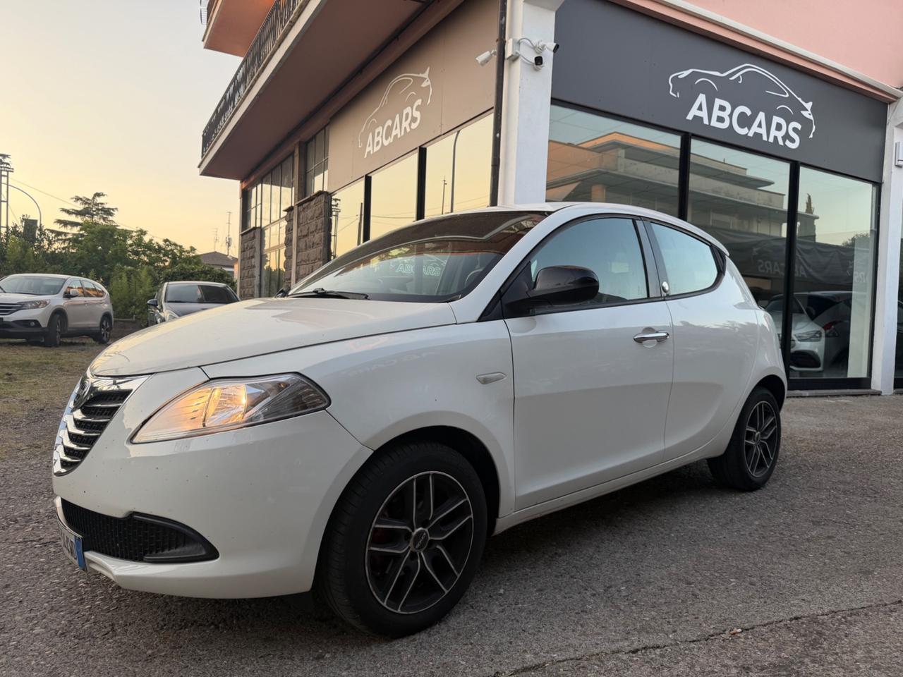 Lancia Ypsilon 1.2 69 CV 5 porte GPL Ecochic Silver