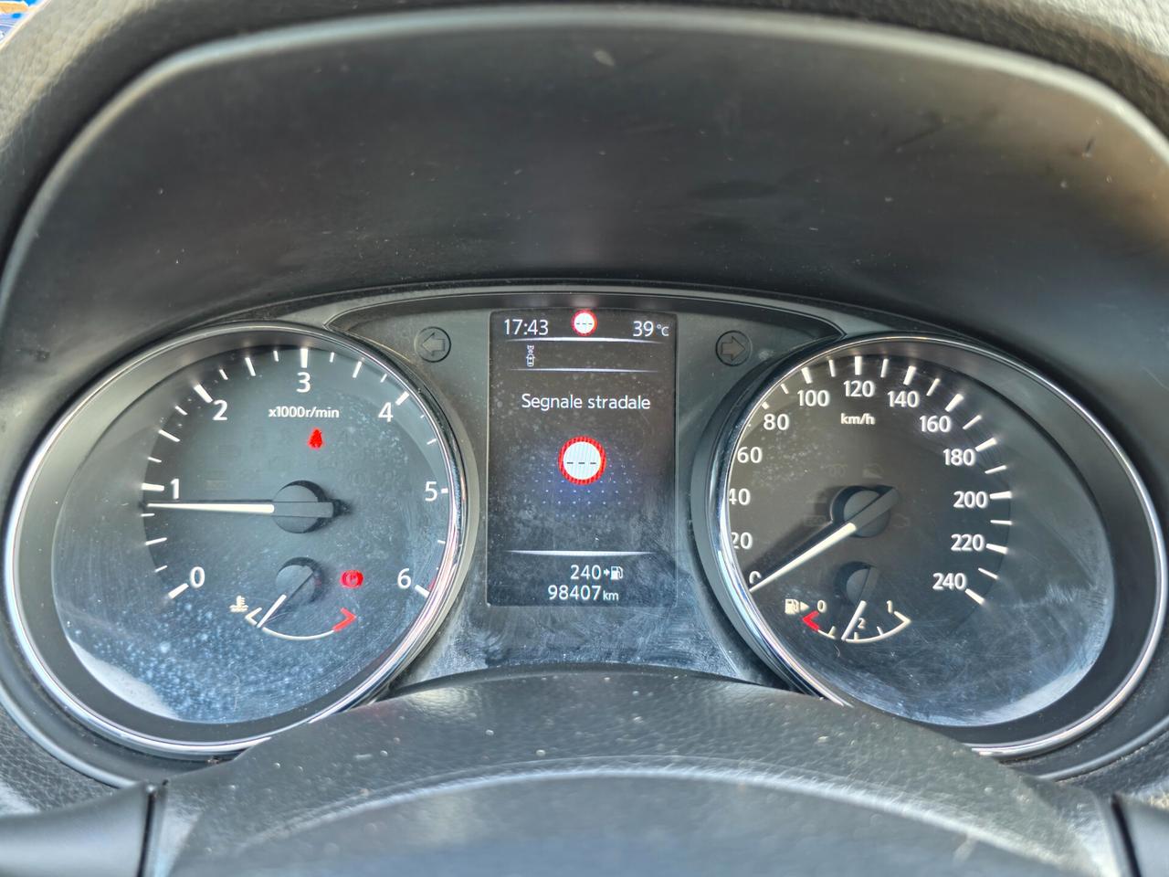 Nissan Qashqai 1.5 dCi DPF Tekna CV-110 E5B Manuale NEO 2014