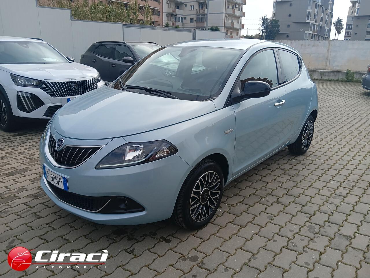 Lancia Ypsilon 1.0 5 p Hybrid Platino
