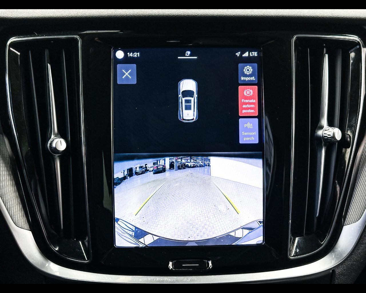 VOLVO V60 (2018-->) - V60 B4 (d) automatico Plus Dark