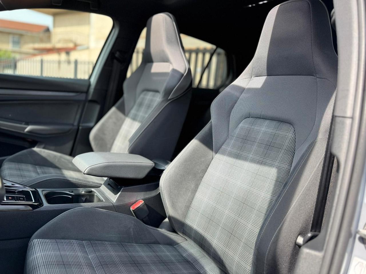 Volkswagen Golf 2.0 TDI GTD DSG full