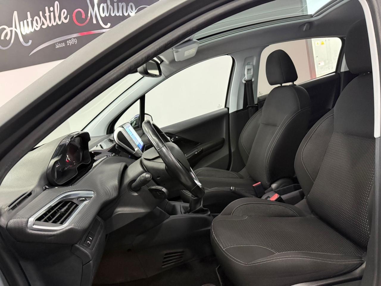 Peugeot 208 75 5 porte Allure tetto pano-2017