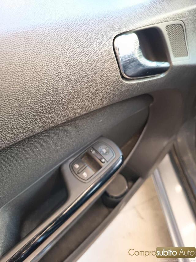 OPEL Corsa 1.2 5 porte Club