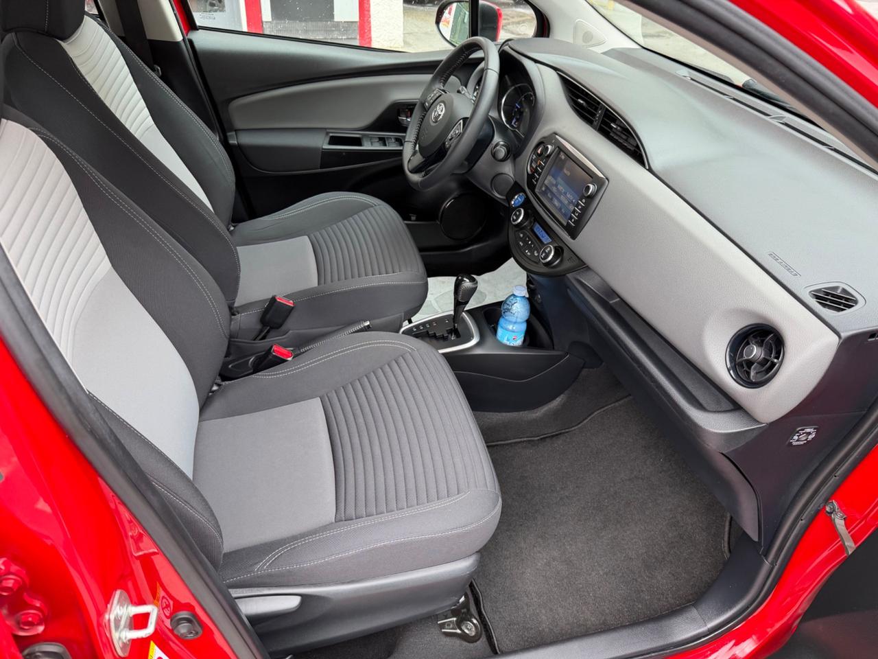 TOYOTA YARIS 1.5 HYBRID AUTOMATICO NEOPATENTATI