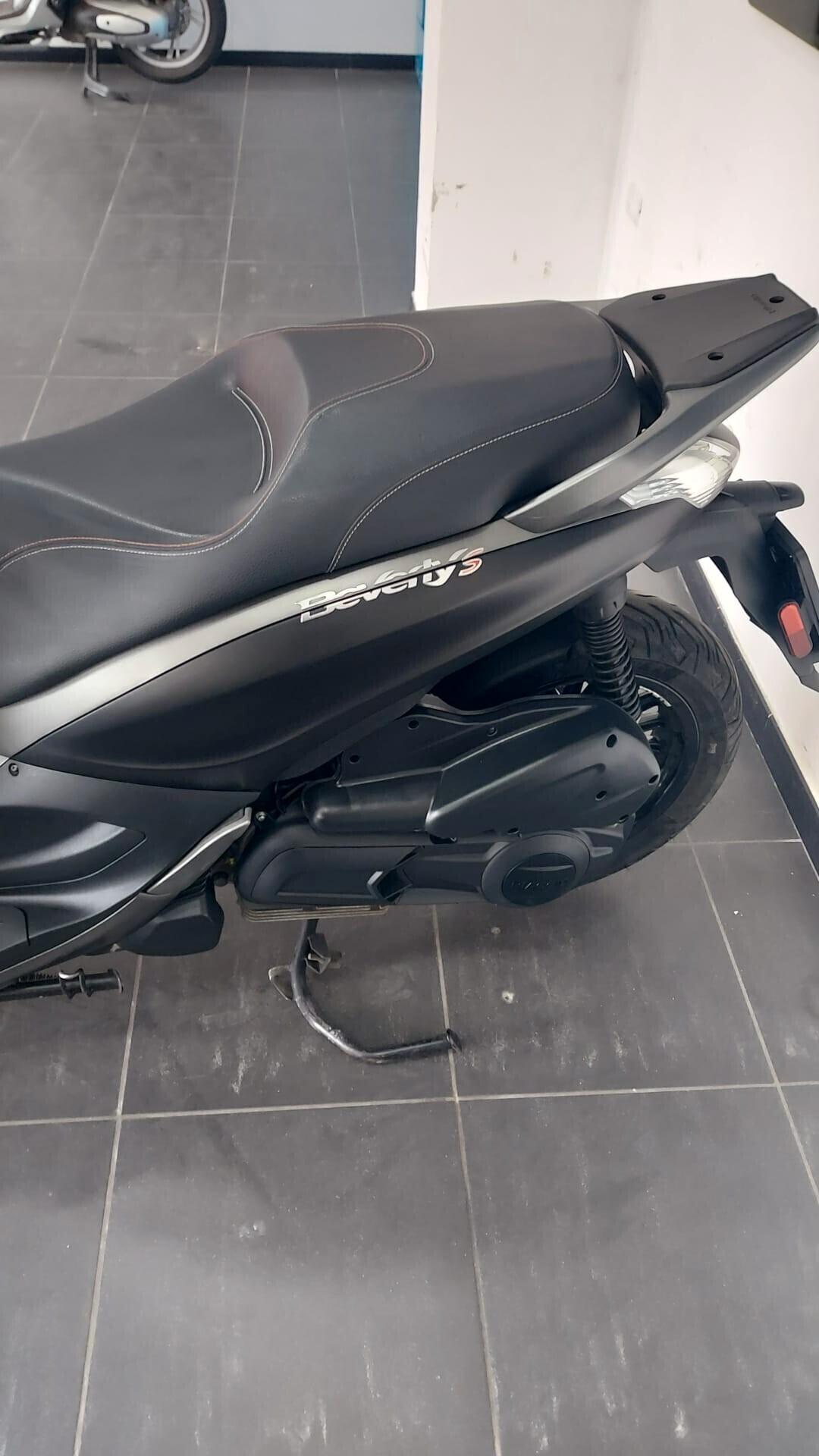 Piaggio Beverly 300 sport
