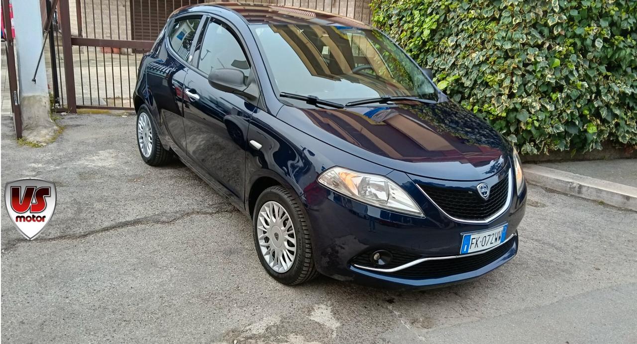 LANCIA YPSILON 1.2 B/GPL-CASA MADRE