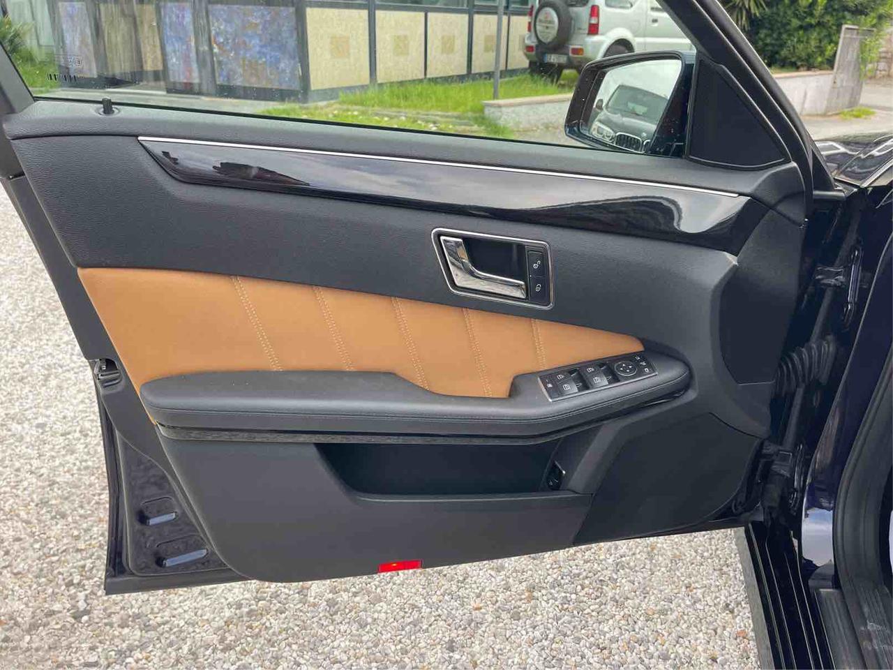 MERCEDES BENZ E 250 - AUTOMATICA - BLUE EFFICIENCY - AVANTGARDE - EX AUTO BLU