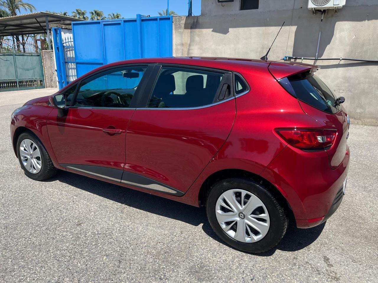 Renault clio 5P-900 tce-full-km 75000-2017