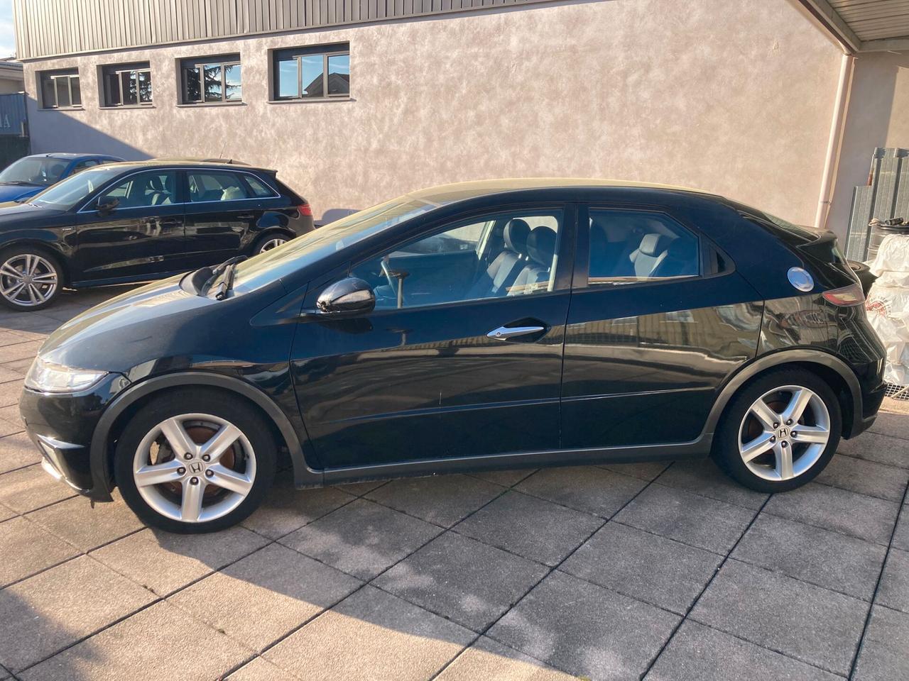 Honda Civic 2.2 i-CTDi 5p. Elegance DPF