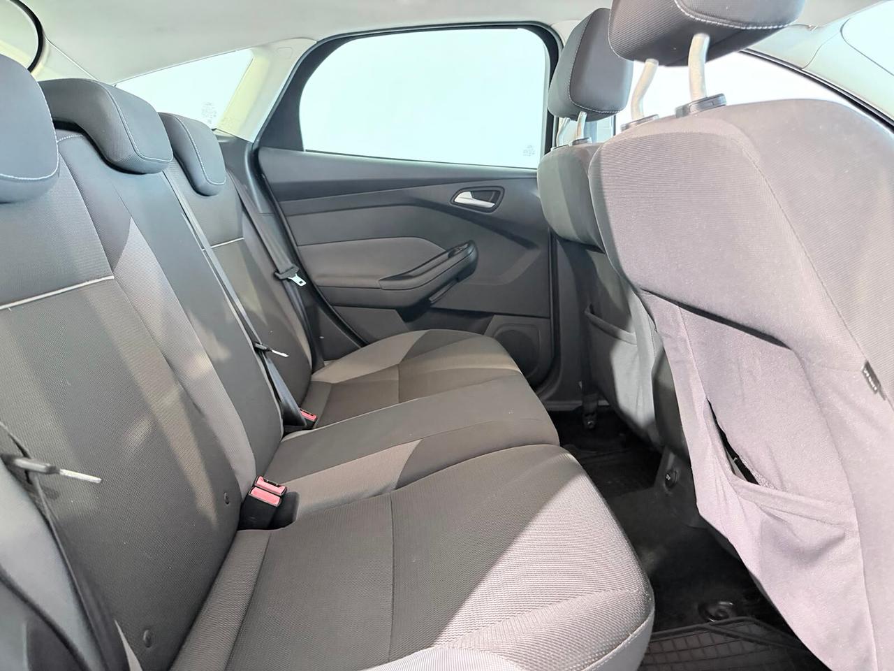 FORD FOCUS BERLINA TITANIUM GPL 2014