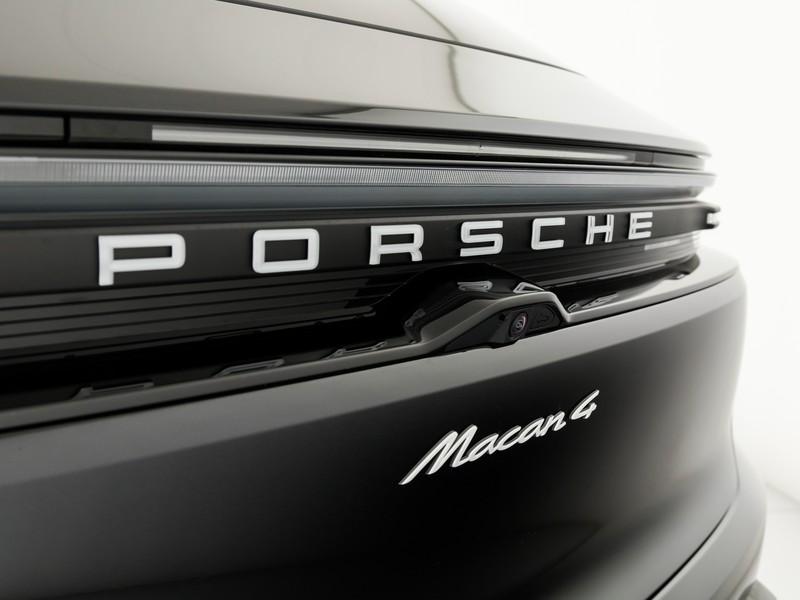 Porsche Macan 4