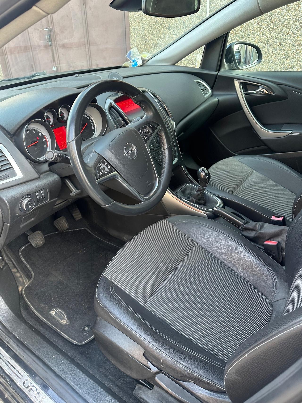 Opel Astra 1.4 100CV 5 porte Cosmo