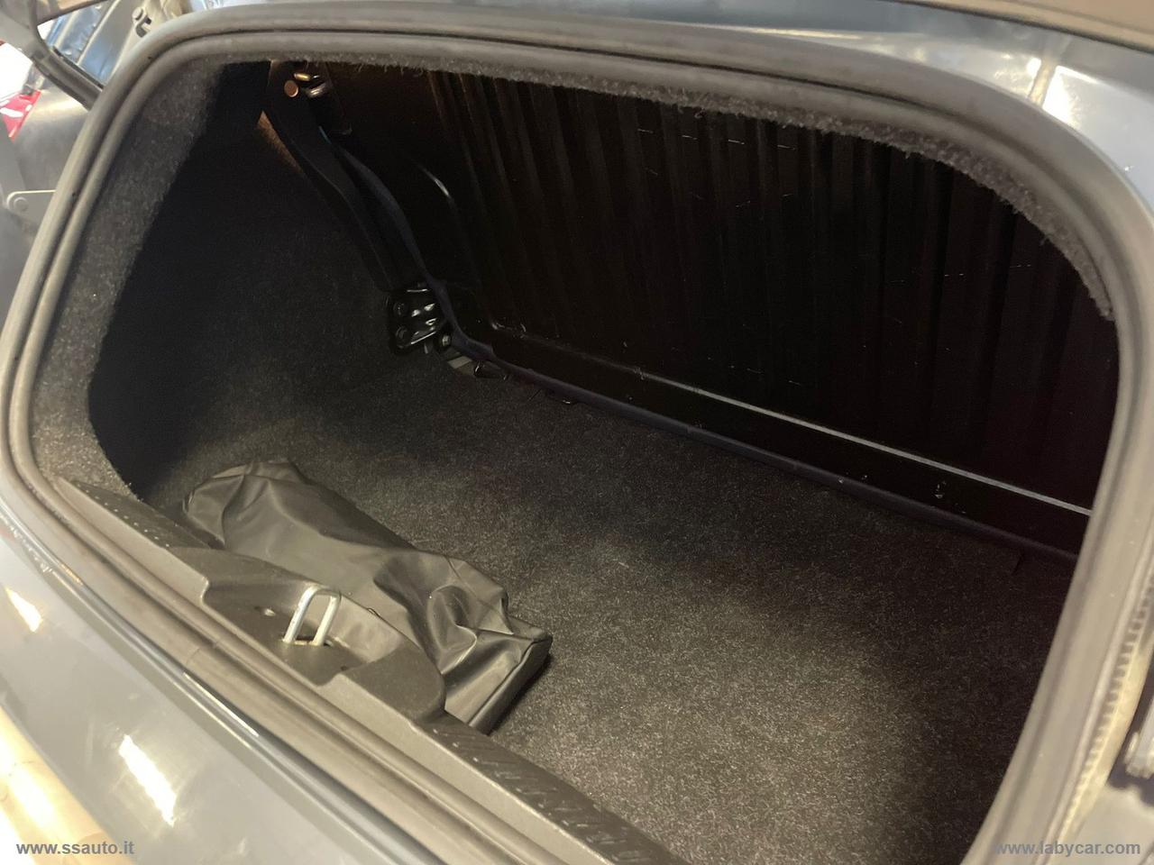 FIAT 500 C 1.0 Hybrid Dolcevita