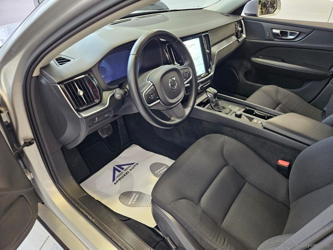 VOLVO V60 D3 AWD Geartronic Momentum