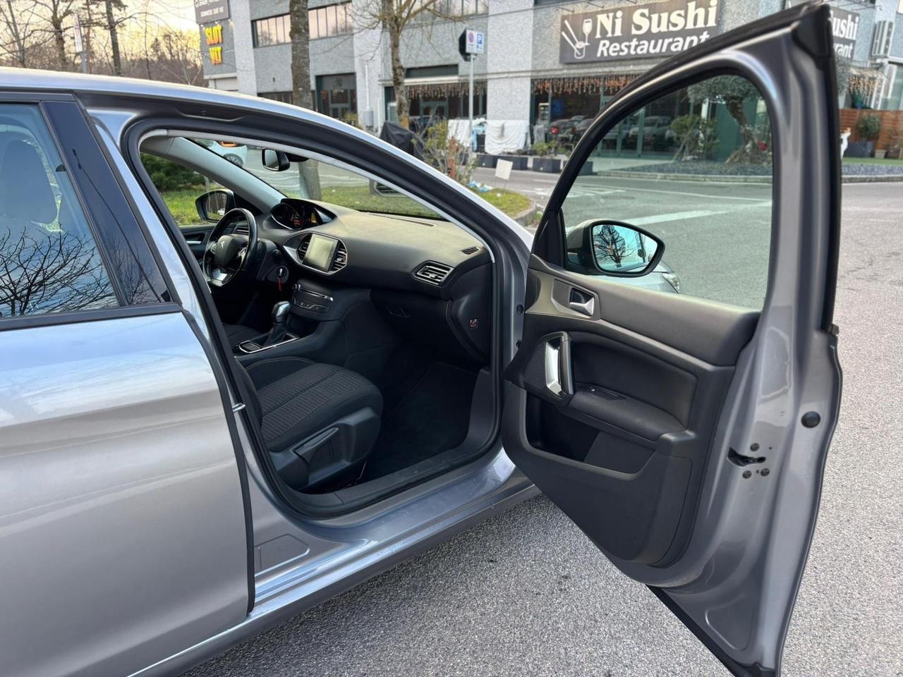 Peugeot 308 BlueHDi 120 S&S EAT6 SW Business