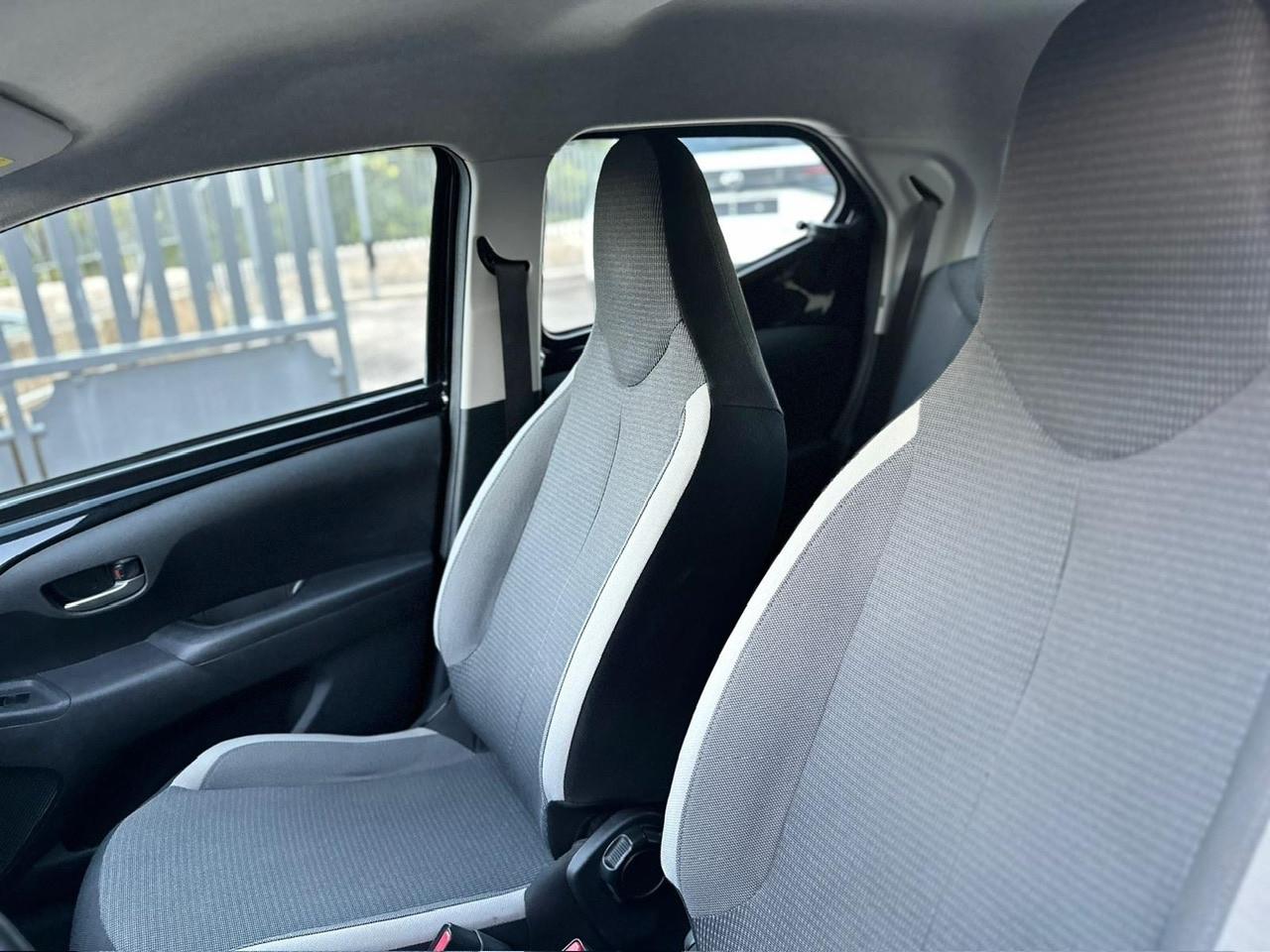 Toyota Aygo Connect 1.0 VVT-i 72 CV 5 porte x-play MMT