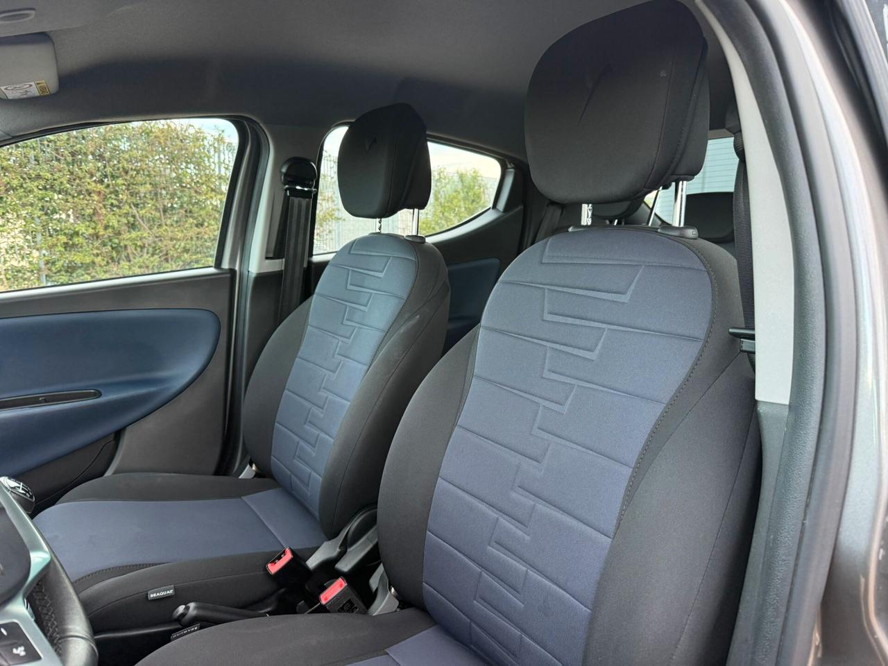 Lancia Ypsilon 1.0 FireFly 5 porte S&S Hybrid Platino