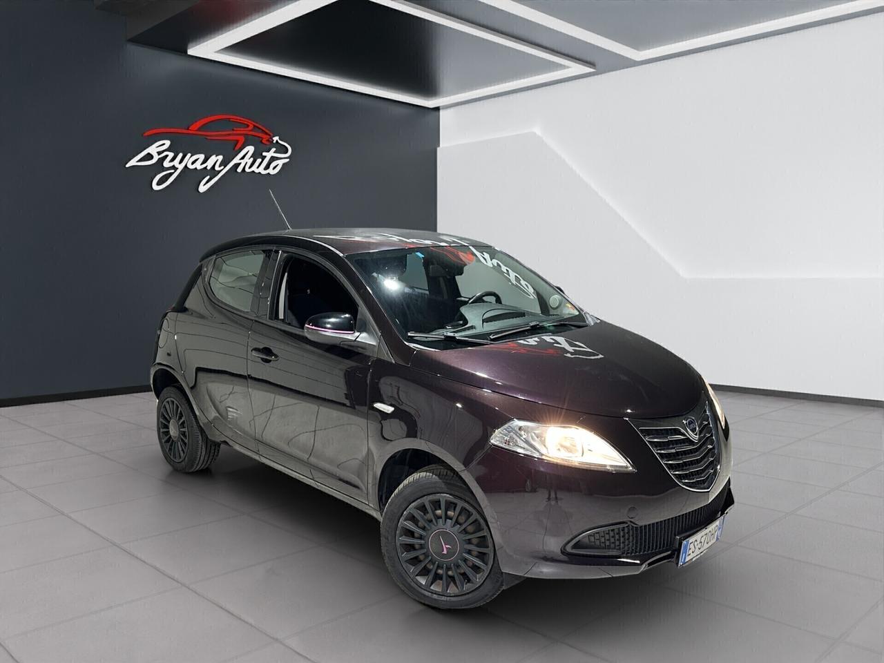 Lancia Ypsilon 0.9 TwinAir 85 CV 5 porte Metano Ecochic ELEFANTINO