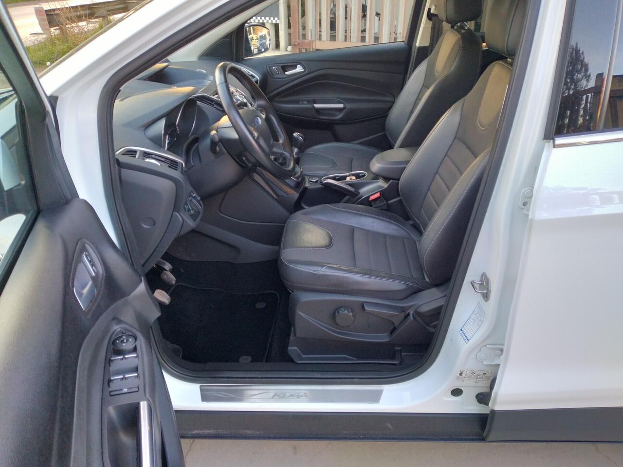 Ford Kuga 2.0 TDCI 140 CV 2WD Titanium