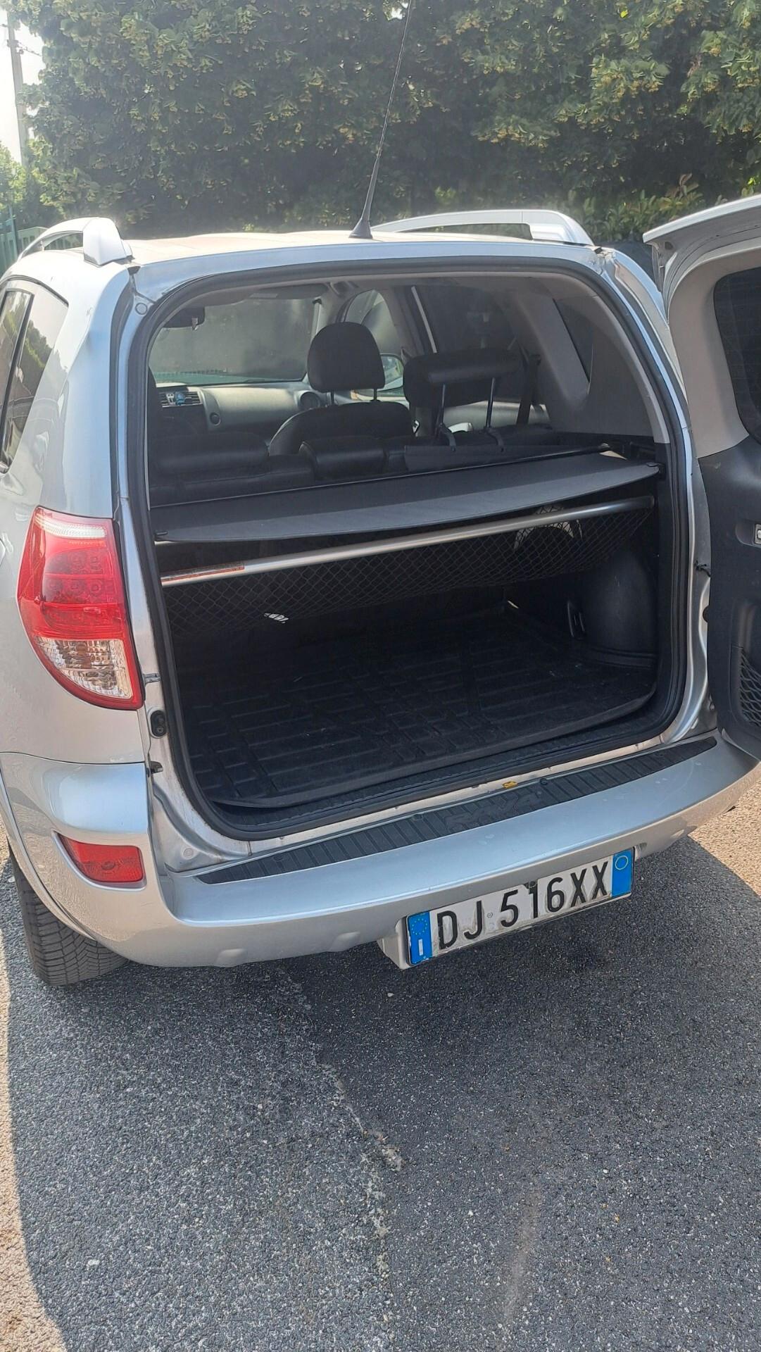 Toyota RAV 4 RAV4 2.2 D-4D 177 CV Luxury