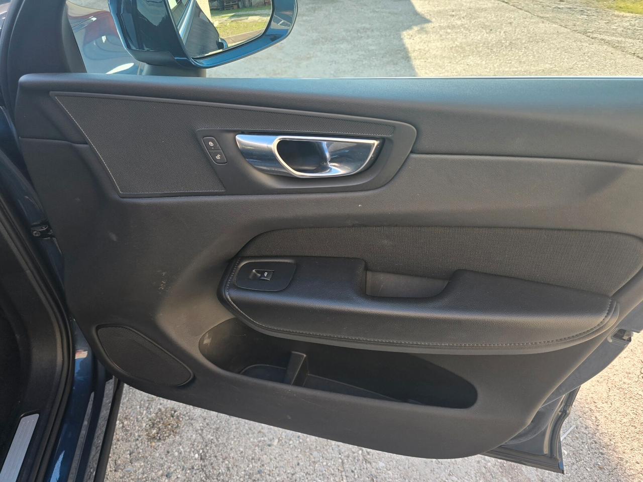 Volvo XC 60 XC60 B4 (d) AWD Geartronic Business